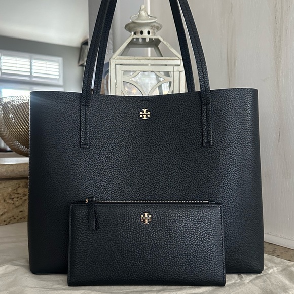 New tory Burch Blake center zip large tote in black - Picture 3 of 14
